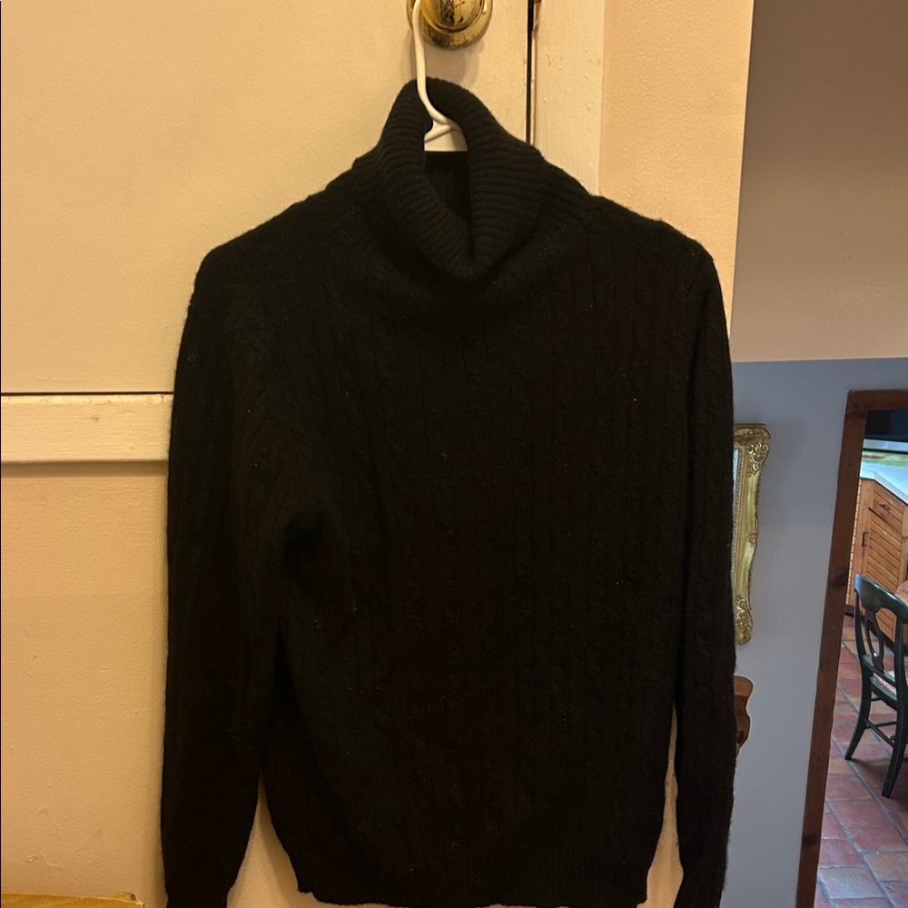 Black Cashmere sweater turtleneck. never worn